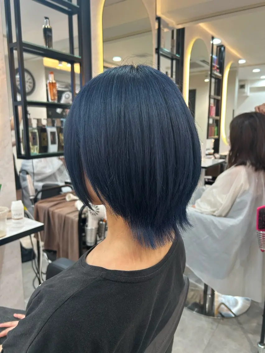 ショート ヘアカラー 副島 響のヘアスタイル