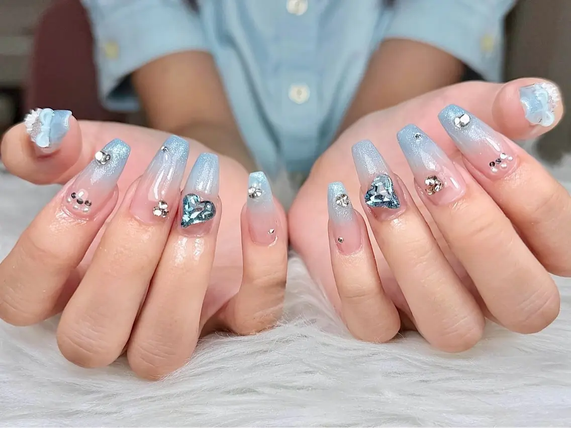ネイル アートネイル ボルドー フレンチネイル ジェルネイル 氷ネイル・うるうるネイル ハンドネイル Yuki Nailsalonのネイルデザイン