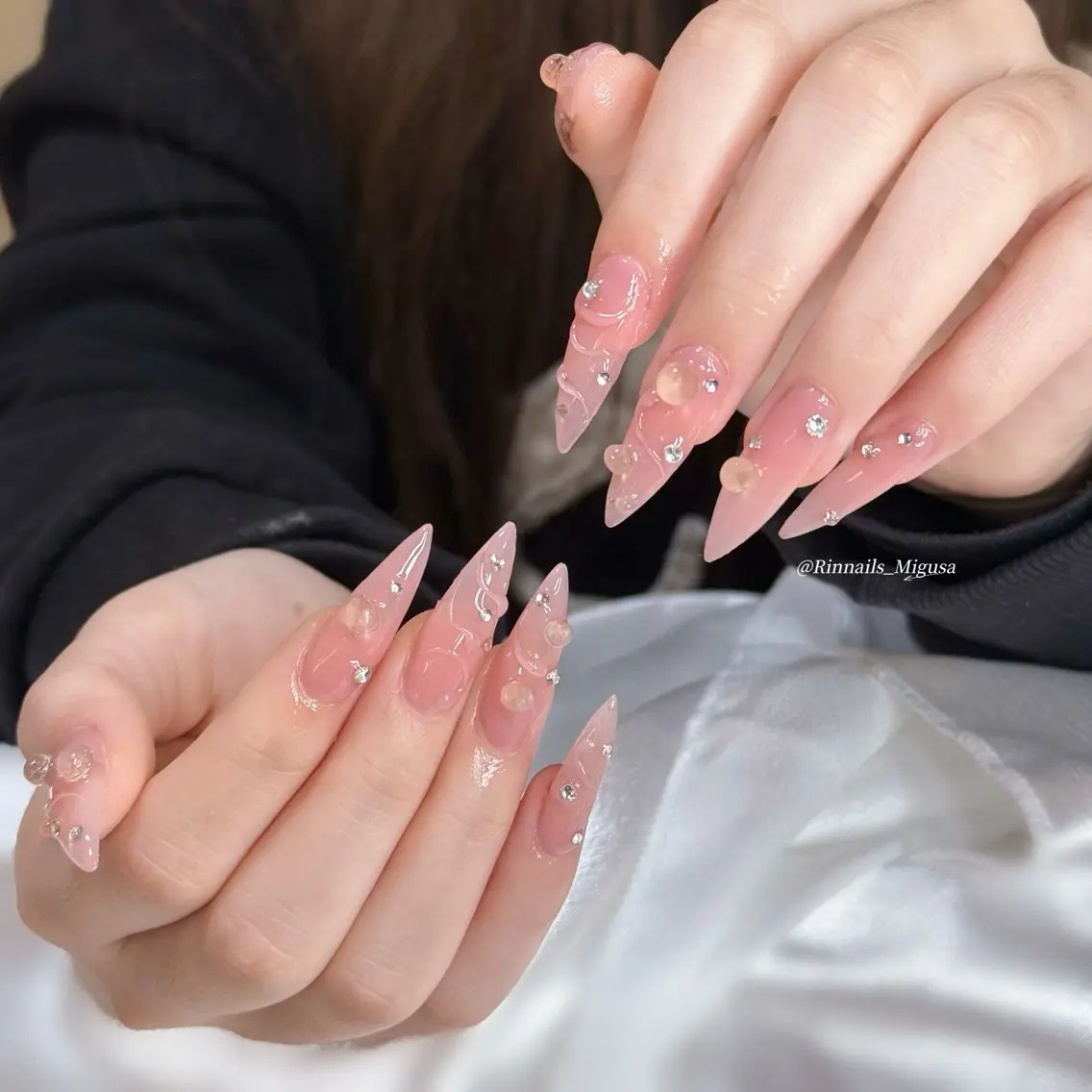 ロング ハンドネイル RIN NAILS ᥫ᭡Migusaのネイルデザイン
