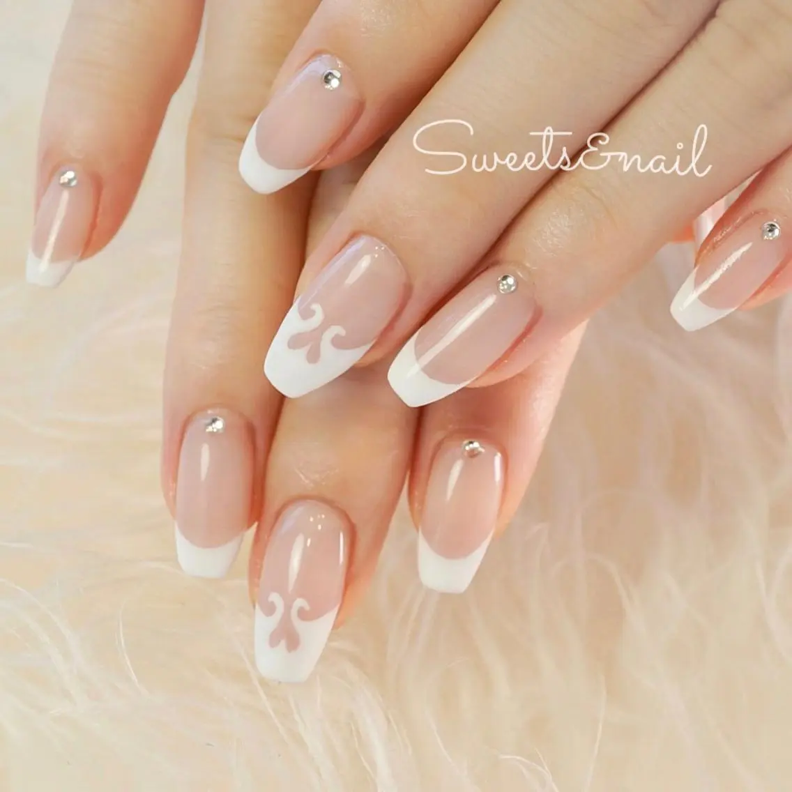 ネイル フレンチネイル ハート ブライダルネイル Sweets＆ nail みなこのネイルデザイン