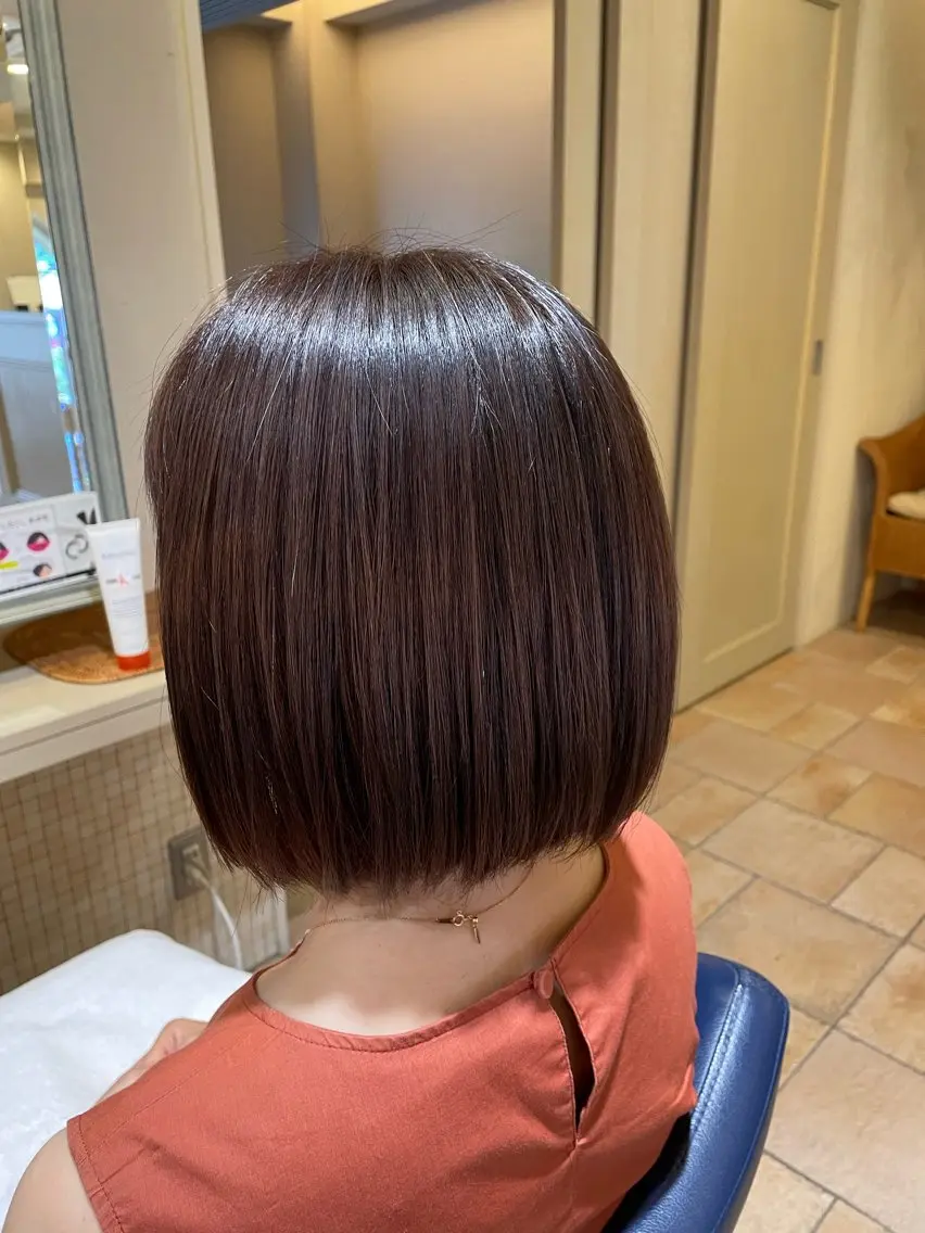 ショート ボブ ハイライト カット 谷岡 絵美のヘアスタイル