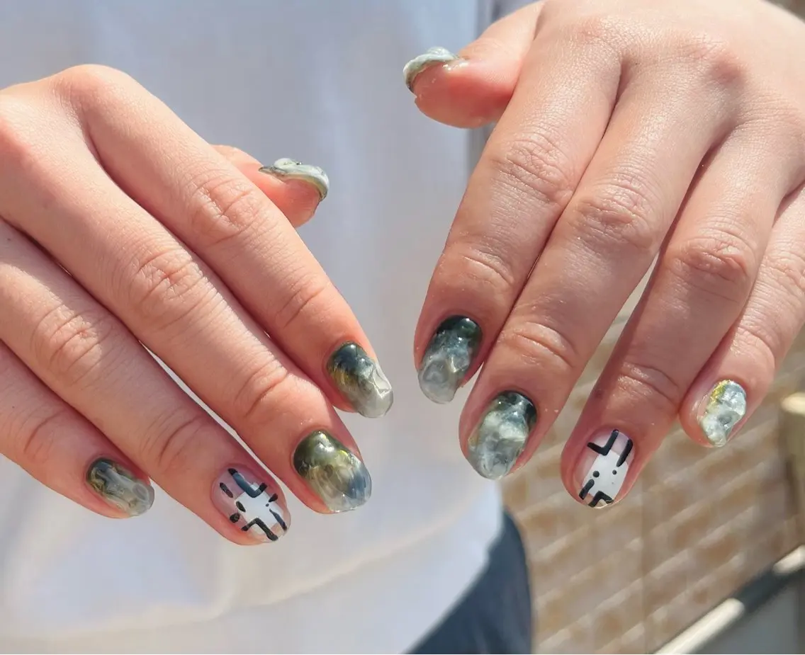 ショート 2DY NAIL SALONのネイルデザイン