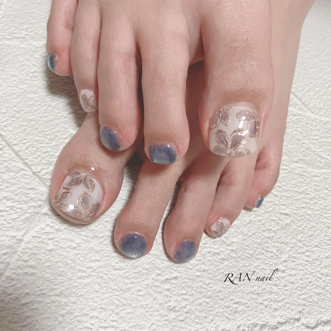 ネイル ブルー フラワーネイル フットネイル ジェルネイル ミラーネイル ハンドネイル フットネイル RAN nailのネイルデザイン