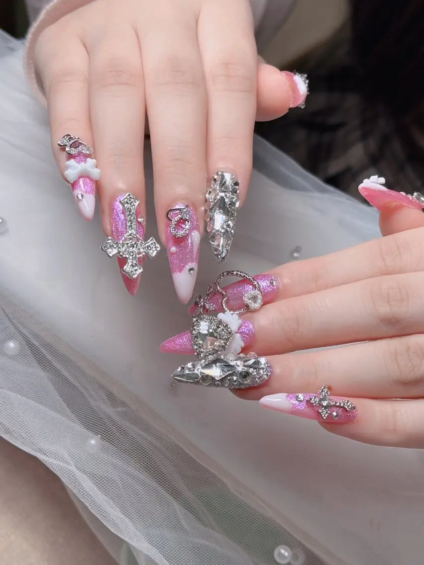 ネイル オーロラネイル フレンチネイル ジェルネイル ハロウィン キラキラネイル H.baby Nail Salonのネイルデザイン