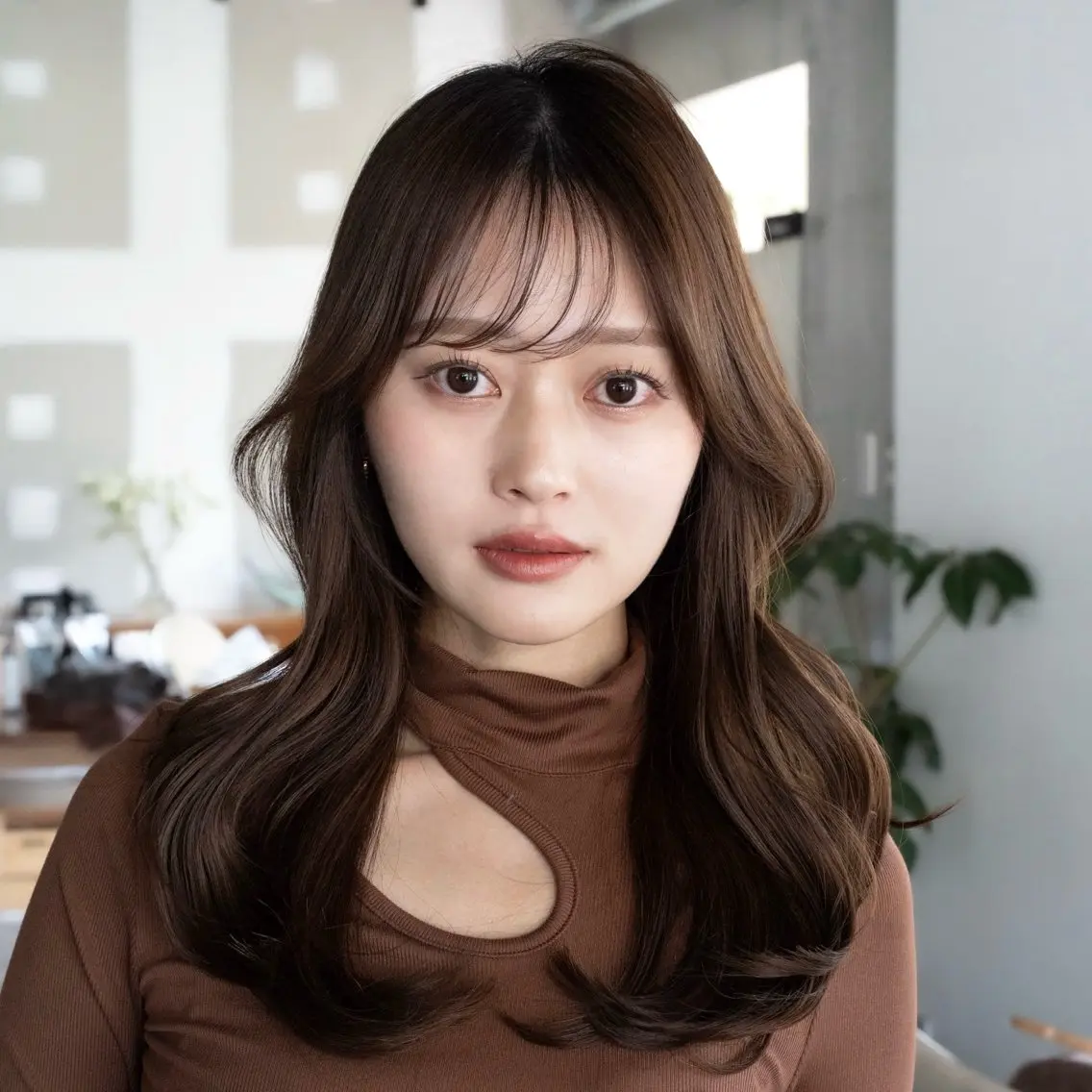 セミロング 顔周りカット レイヤーカット トリートメント カット ヘアカラー トリートメント まとまるレイヤー カット/透明感カラーのヘアスタイル