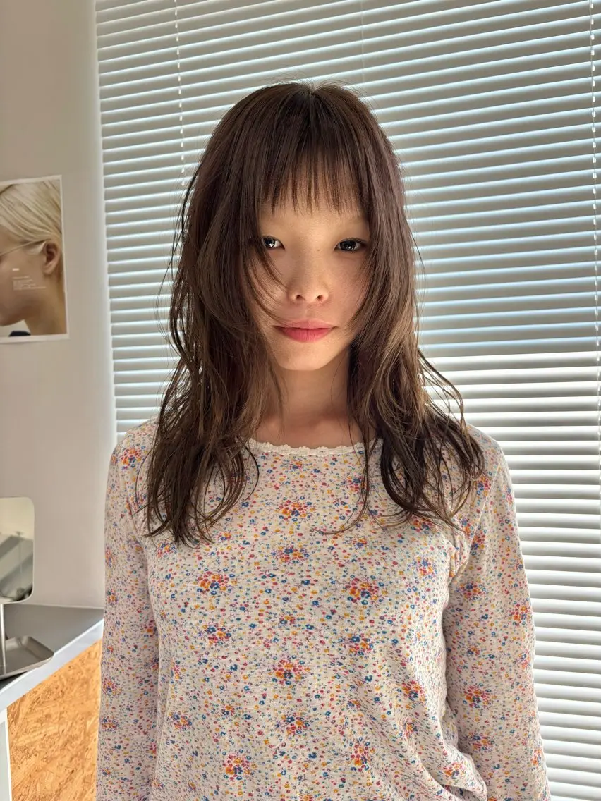 セミロング レイヤーカット カット ヘアカラー トリートメント 舘谷 愛莉のヘアスタイル