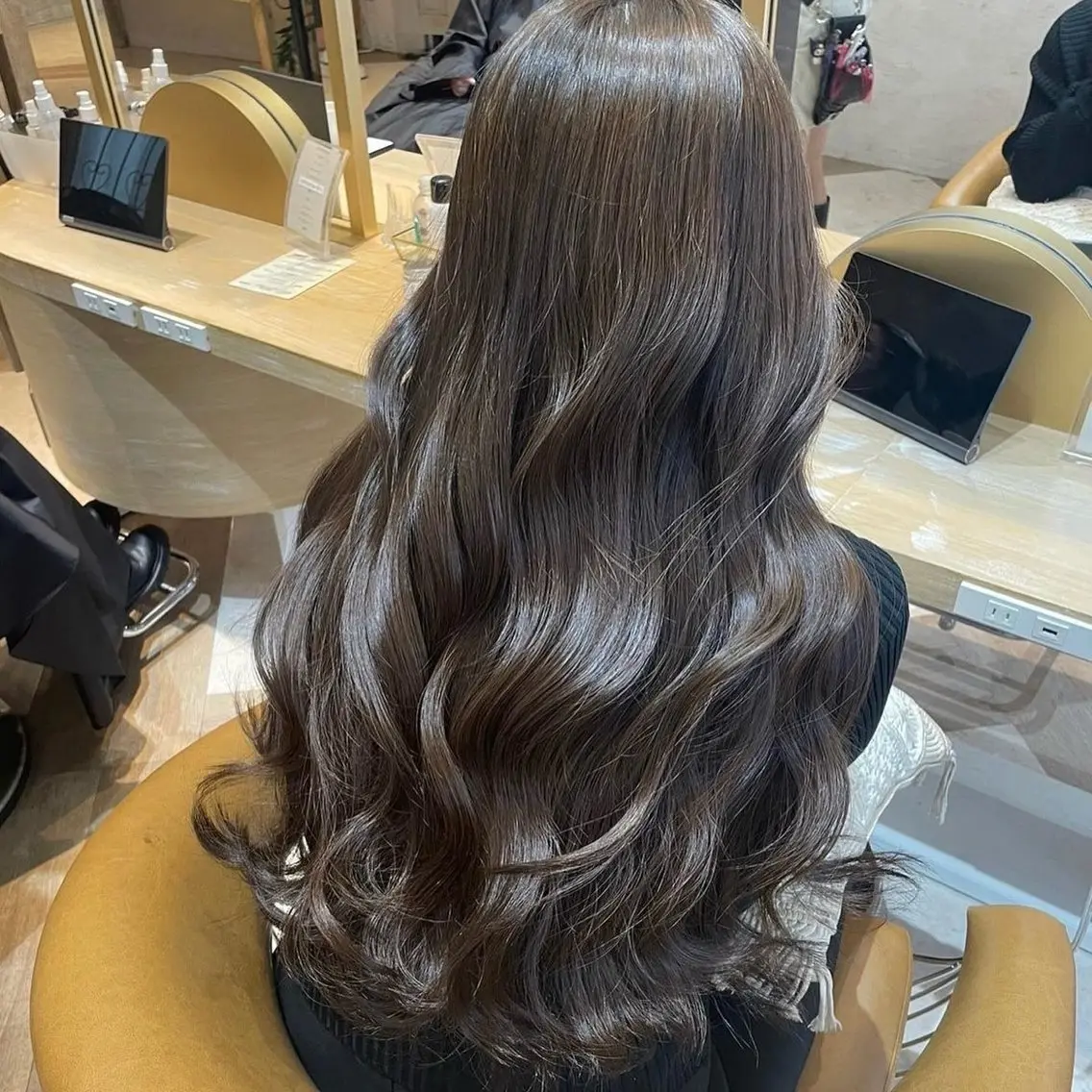 ロング ボブ ハイライト 髪質改善 ヘアカラー 夏目唯衣/透明感 /艶カラーのヘアスタイル