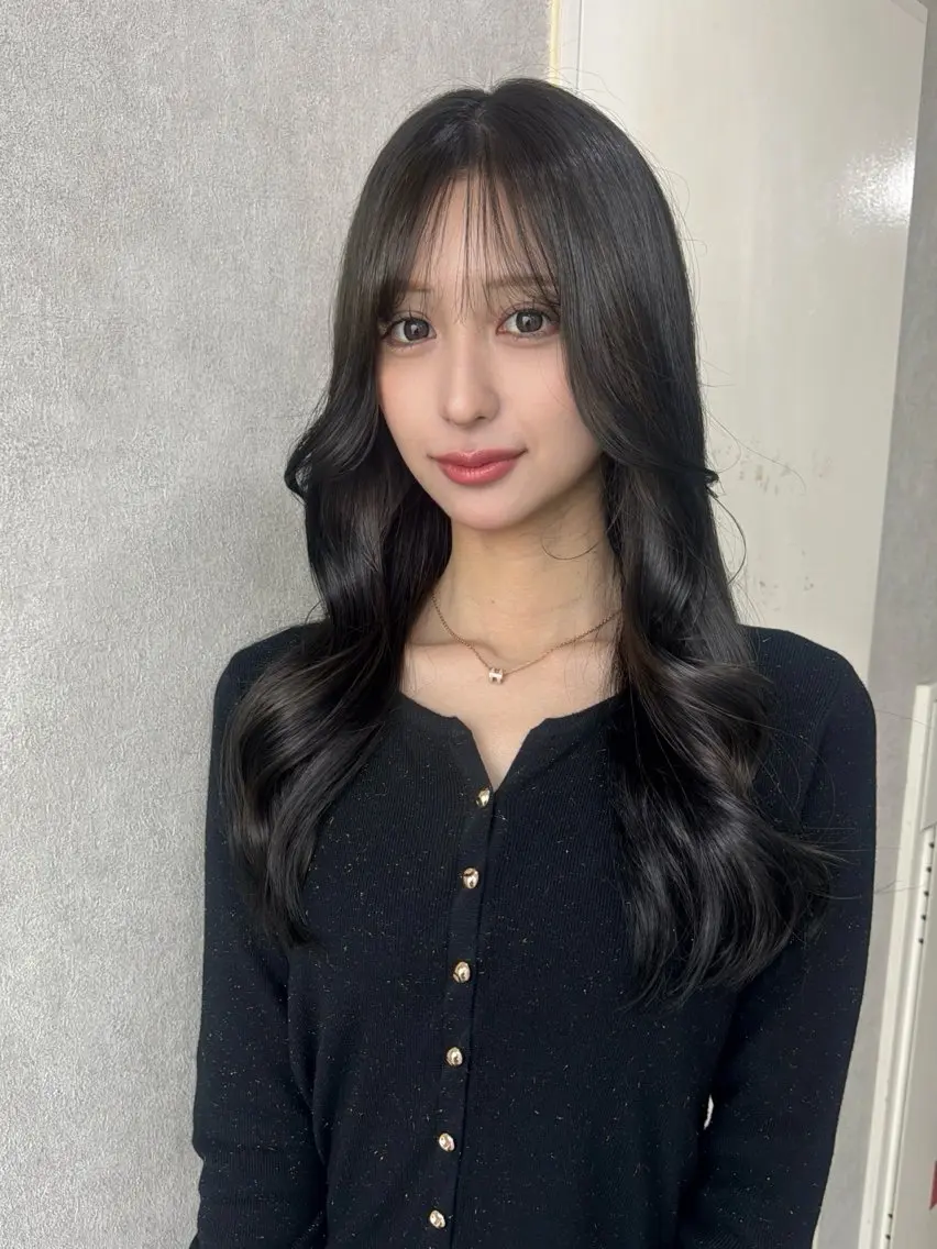 ロング カラー アッシュ アッシュブラウン ベージュカラー 黒髪 ブリーチ カット ヘアカラー トリートメント 赤み無し柔らかカラー 【梅田】madokaのヘアスタイル