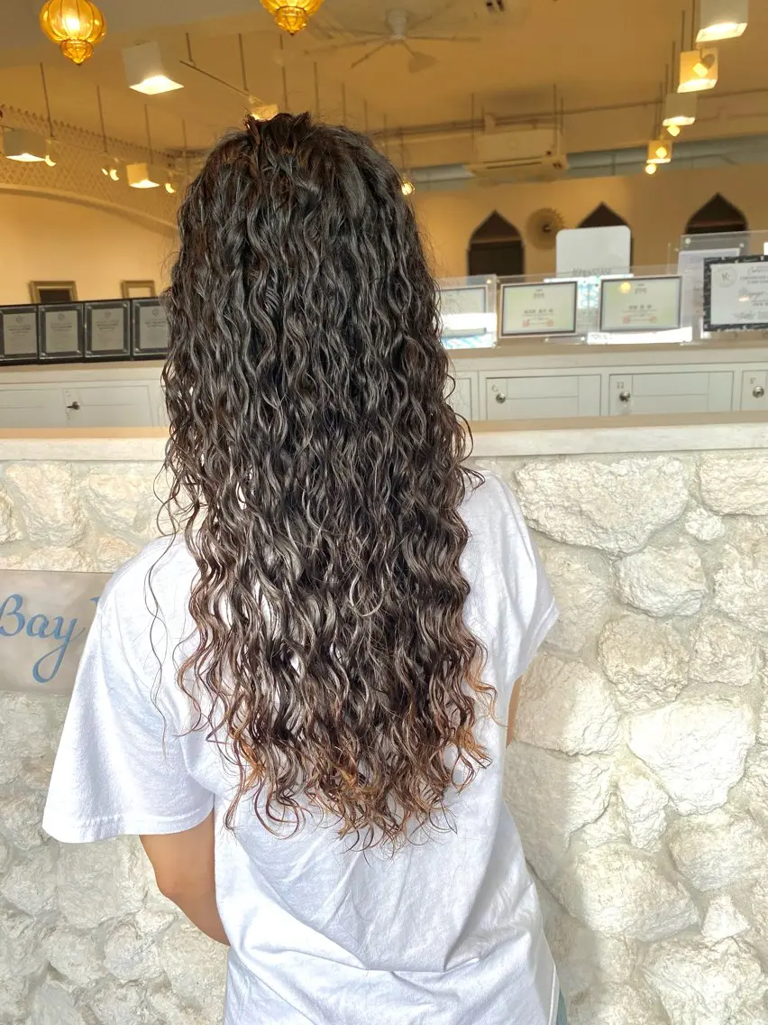 ロング パーマ カット パーマ 饒平名 知也のヘアスタイル
