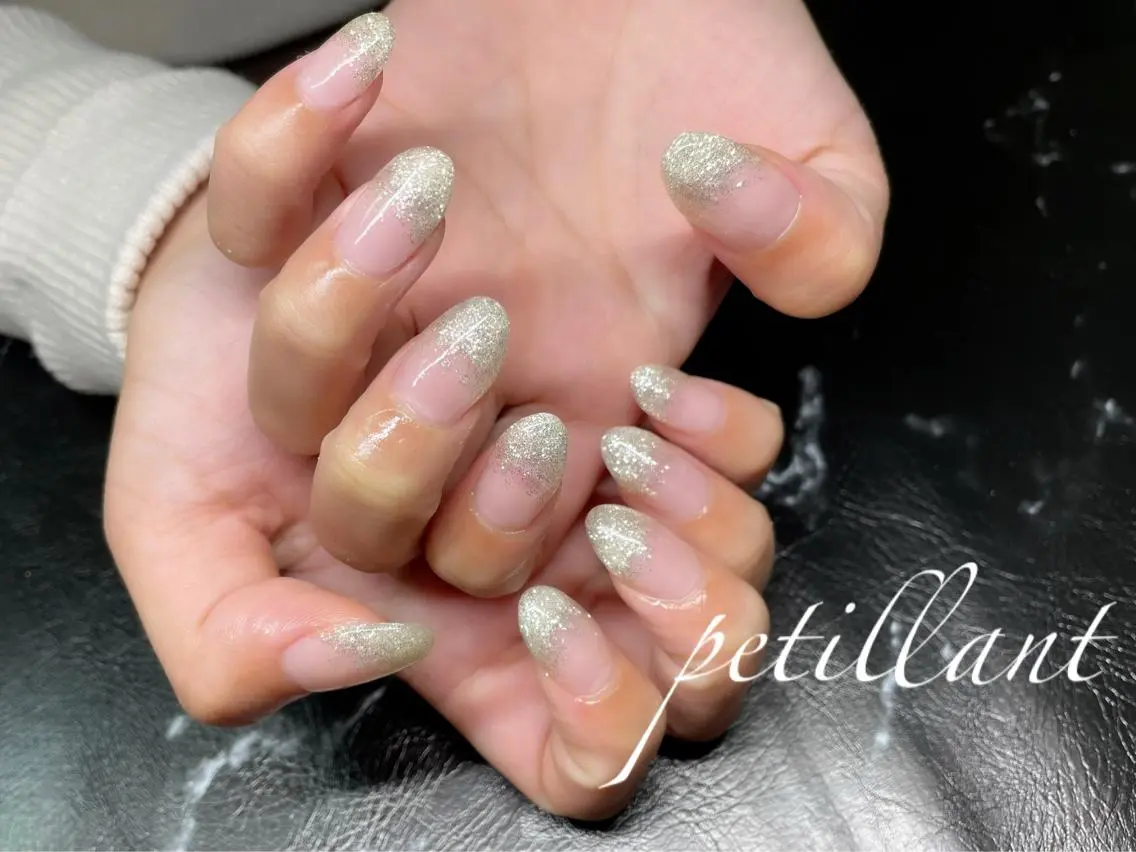 ネイル ラメ(グリッター) ラメグラデーション シルバー ハンドネイル ハンドケア nail salon petillantのネイルデザイン