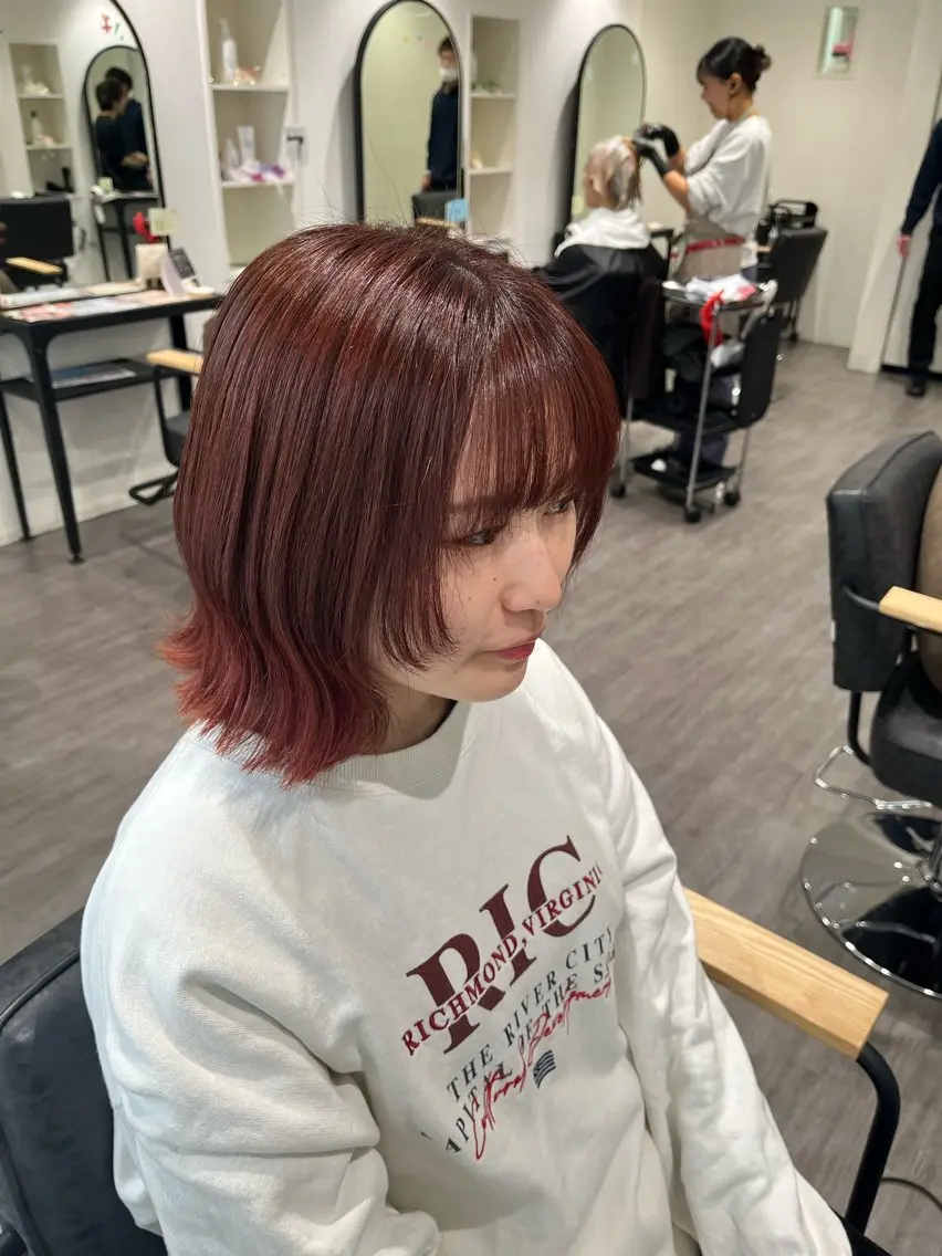 ミディアム カラー ブラウンカラー レッドカラー レッドブラウン 大野 美紅のヘアスタイル