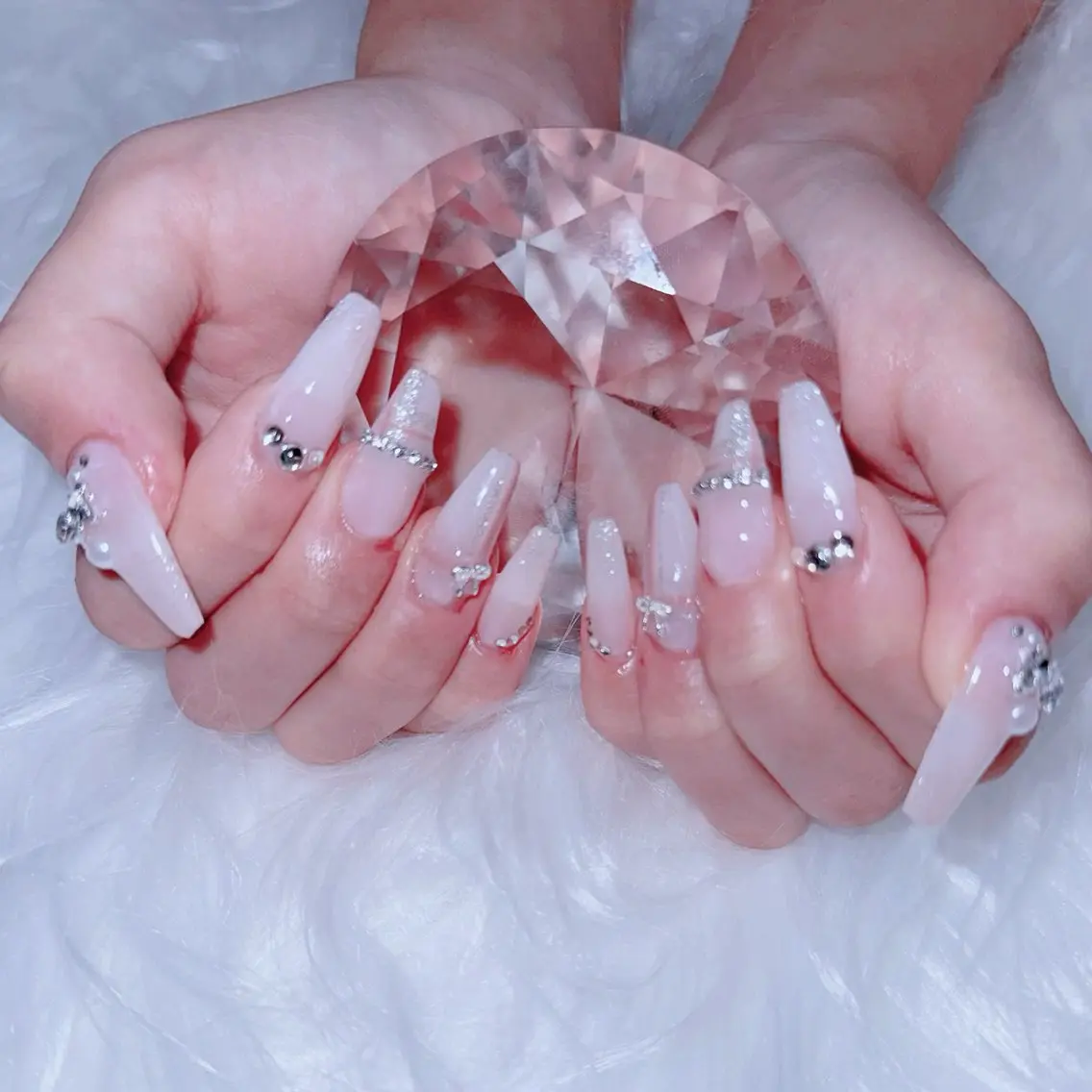 ネイル ガーリー 冬ネイル ハンドネイル Romymoon nail帆南☾ ໋のネイルデザイン