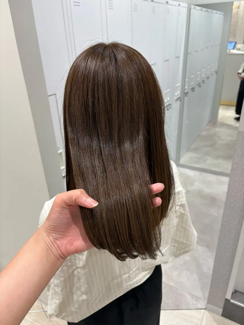 ミディアム カラー グレージュ オリーブグレージュ オリーブグレー カット ヘアカラー トリートメント 女性リピ90%🍨 🩷佐藤みずきのヘアスタイル