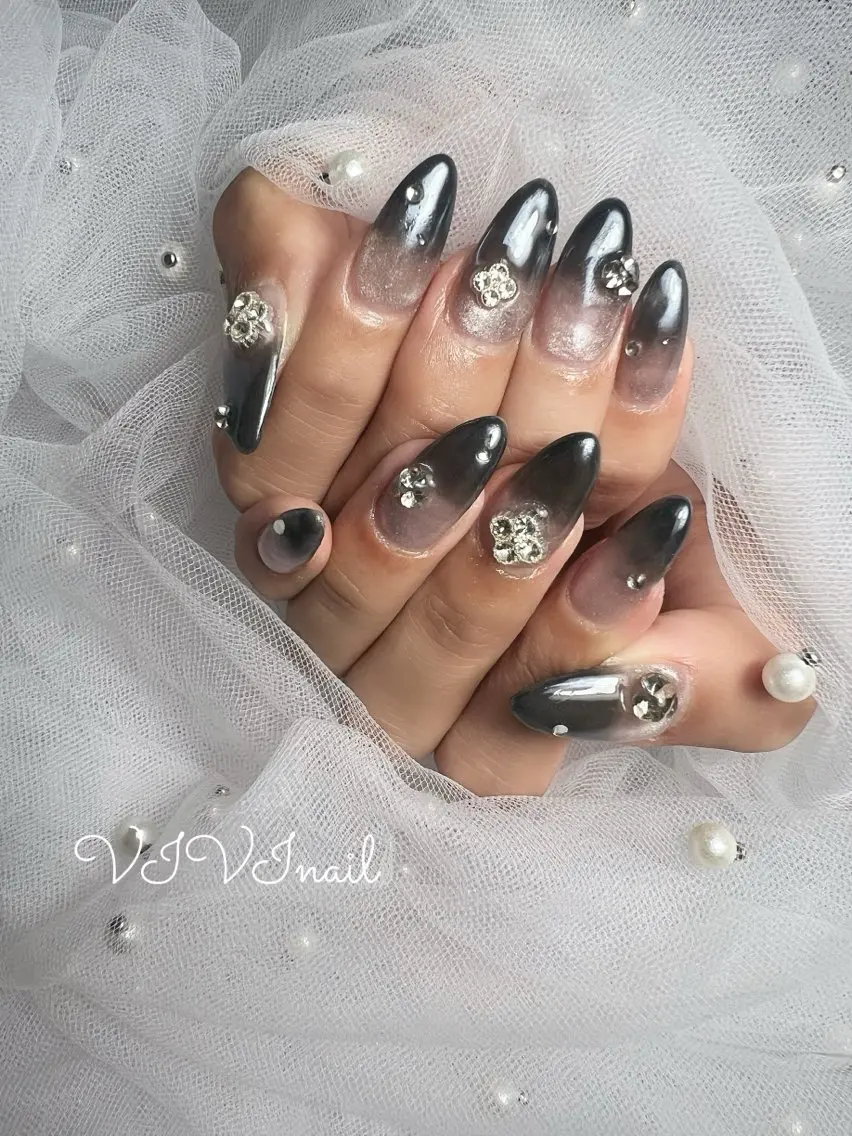 ネイル ホワイト ハンドネイル vivi nailのネイルデザイン