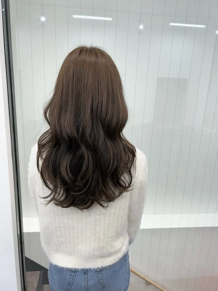 ロング カラー オリーブカラー COEUR🧡 山下 優花のヘアスタイル