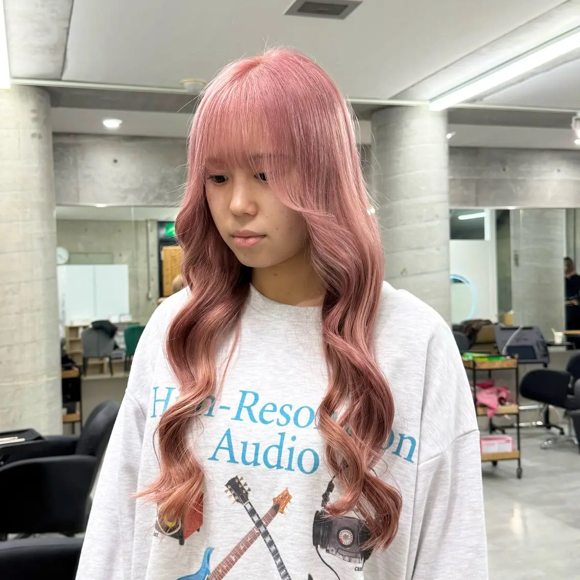 ロング カラー ヘアカラー Runa/大人 かわいいハイトーンのヘアスタイル