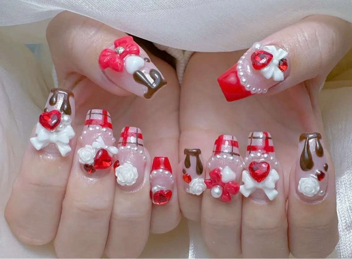 ネイル アートネイル オーロラネイル チークネイル ガーリー キラキラネイル ハンドネイル ╹◡╹MimoEye lash🌻Nailのマツエク・マツパデザイン