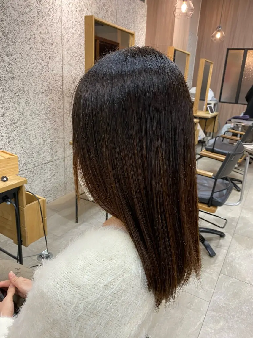 ミディアム 縮毛矯正 佐藤 森夏のヘアスタイル