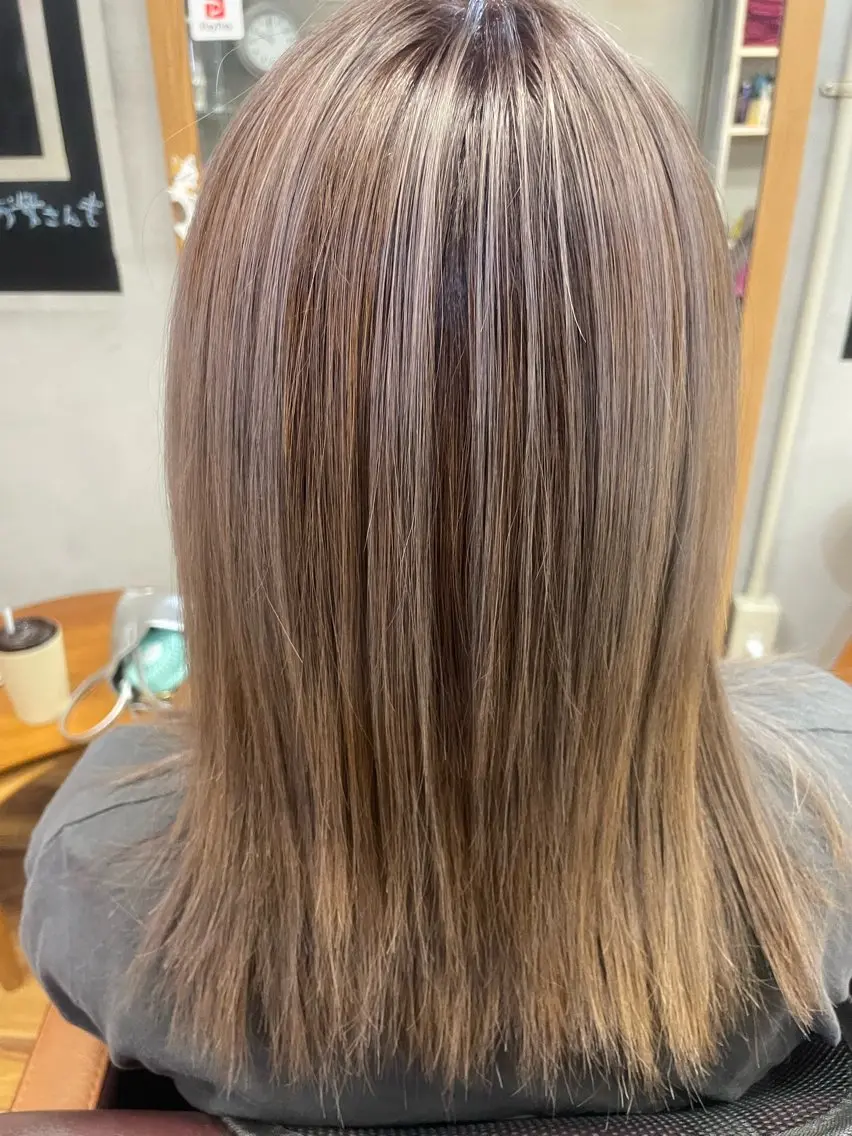 カラー ハイライトカラー シルバー 後藤 健史のヘアスタイル
