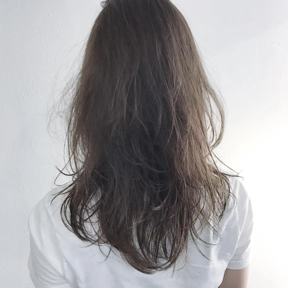 セミロング カラー ベージュカラー ブルーカラー レイヤーカット 【完全マンツー 恵比寿】佐藤 翔のヘアスタイル