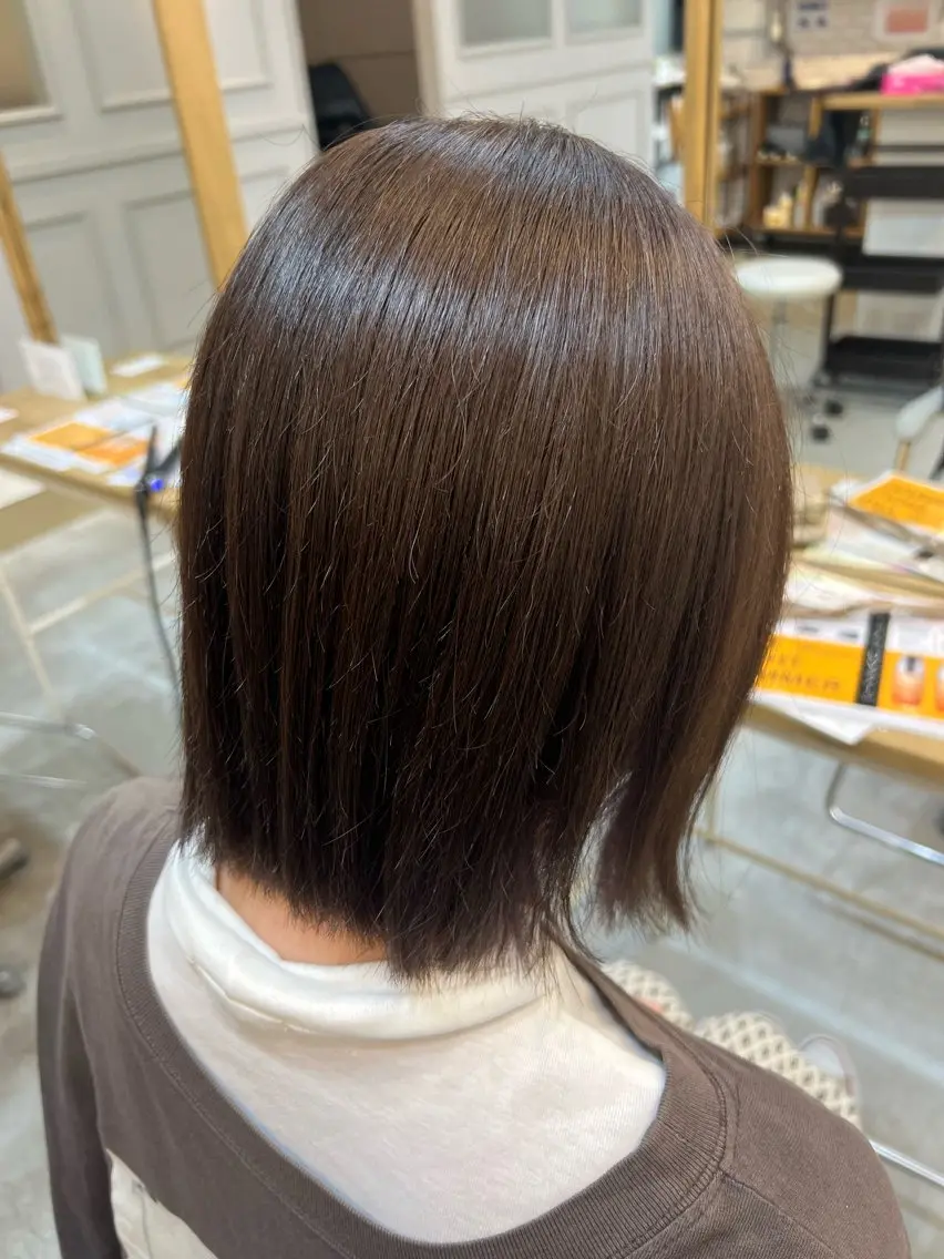 カラー 透明感カラー イヤリングカラー グレージュ ボブ 津田 幸穂のヘアスタイル