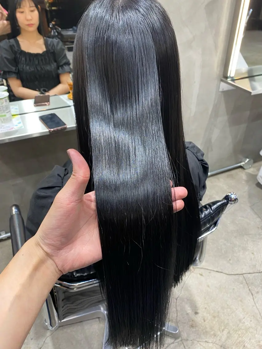 カラー 黒髪 ブルーカラー ブルーブラック カット ヘアカラー トリートメント 透明感カラー🌿 グレージュ🐺陽介のヘアスタイル