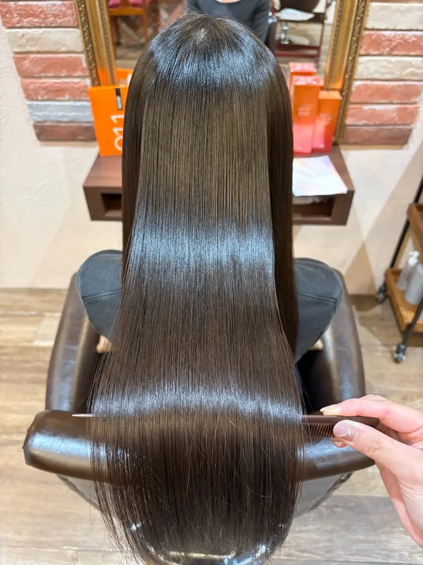 セミロング パーマ 髪質改善 ストレートパーマ FAVOR Emiのヘアスタイル