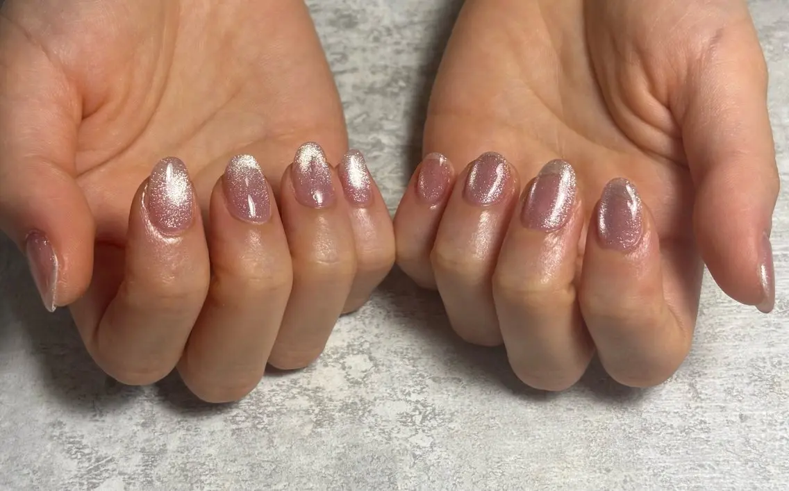 ネイル オーロラネイル フットネイル フレンチネイル ジェルネイル ゴールド ハンドネイル kiki nail たまプラーザのネイルデザイン