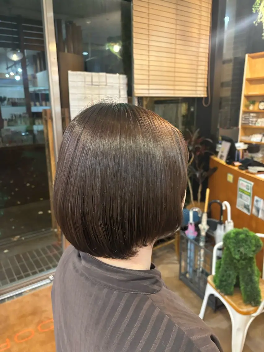 ミディアム カラー シミズ チハルのヘアスタイル