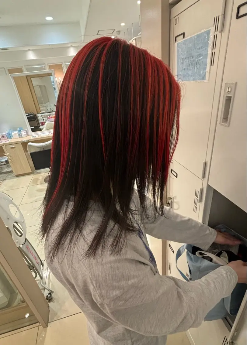 セミロング カラー ヘアアレンジ 黒髪 ブリーチ ミドウチ アヤカのヘアスタイル