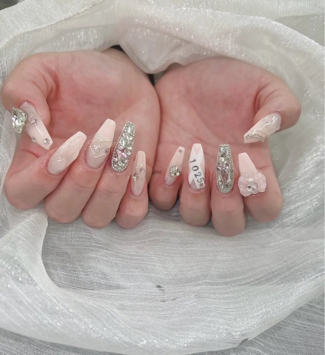 ネイル フレンチネイル ガラスフレンチ グラデーション マグネットネイル ミラーネイル Lee Nailsのネイルデザイン