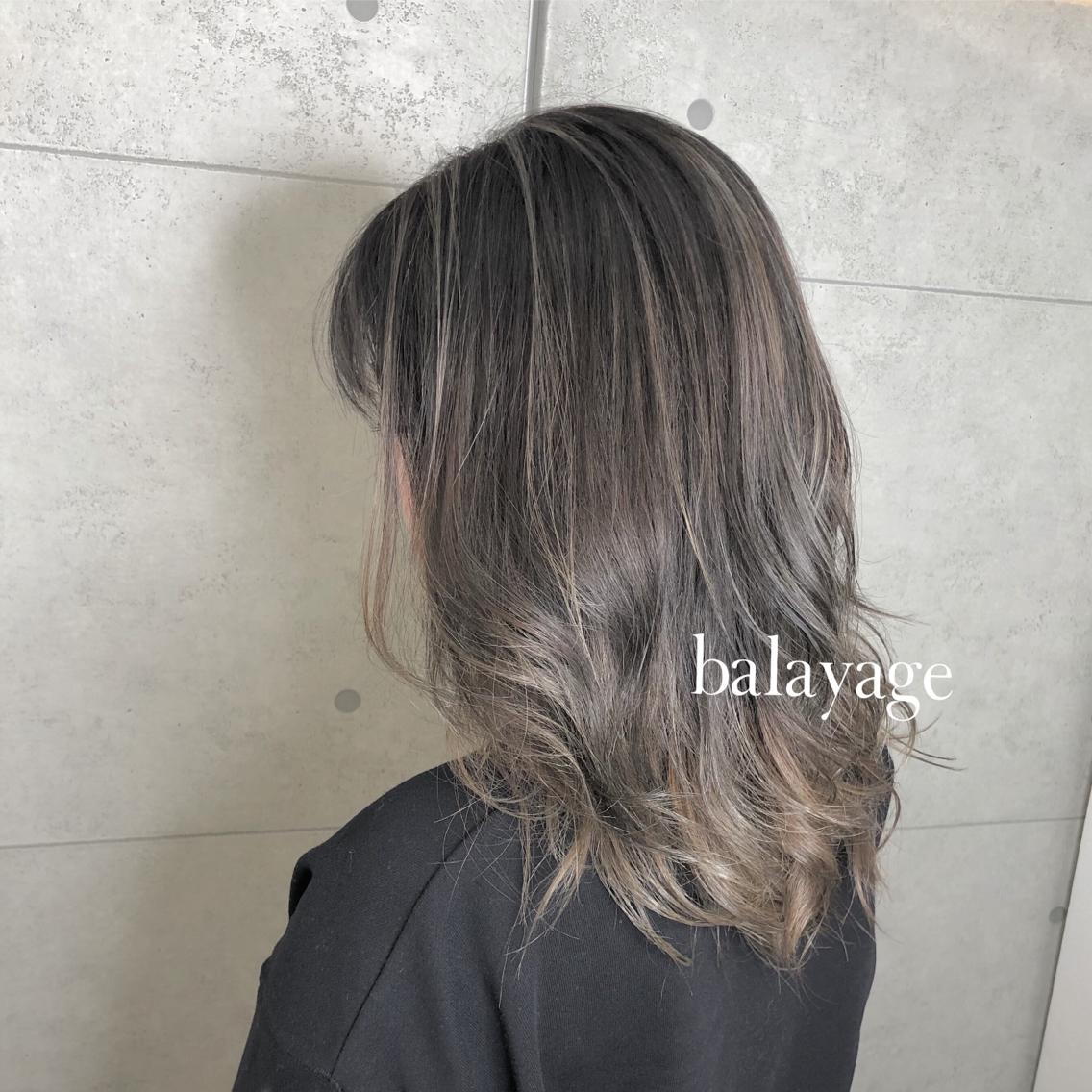 ミディアム 岸川 恭子のヘアスタイル