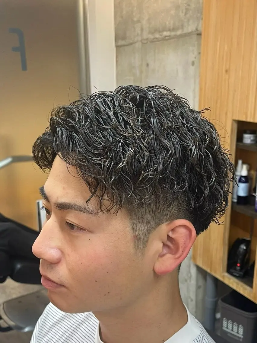 ショート パーマ メンズ カット パーマ トリートメント 佐々木 優人のヘアスタイル