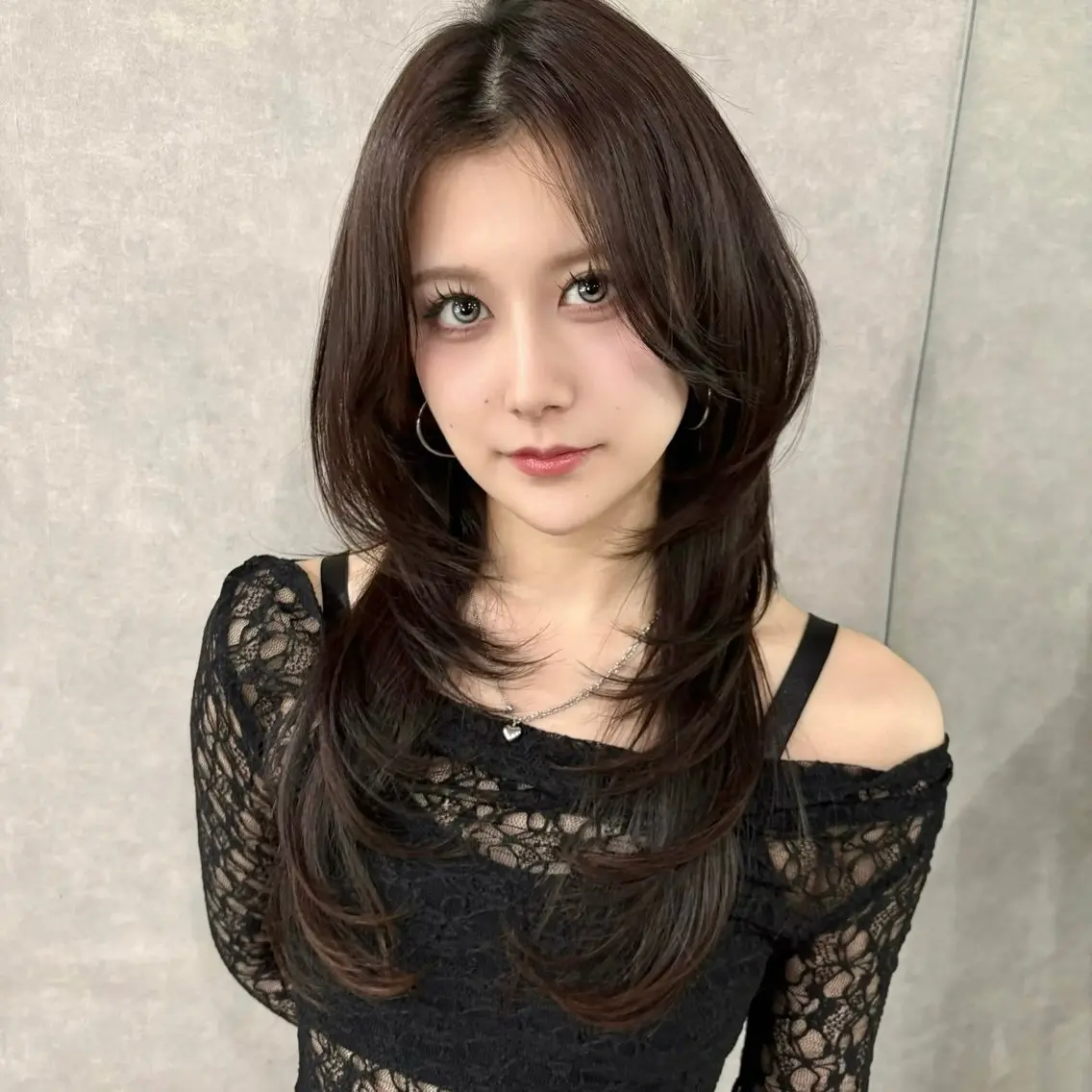 ロング くびれヘア 顔周りカット ハイレイヤー 韓国風ヘア レイヤーカット カット トリートメント がわ/ハイレイヤー /ハイトーンカラーのヘアスタイル