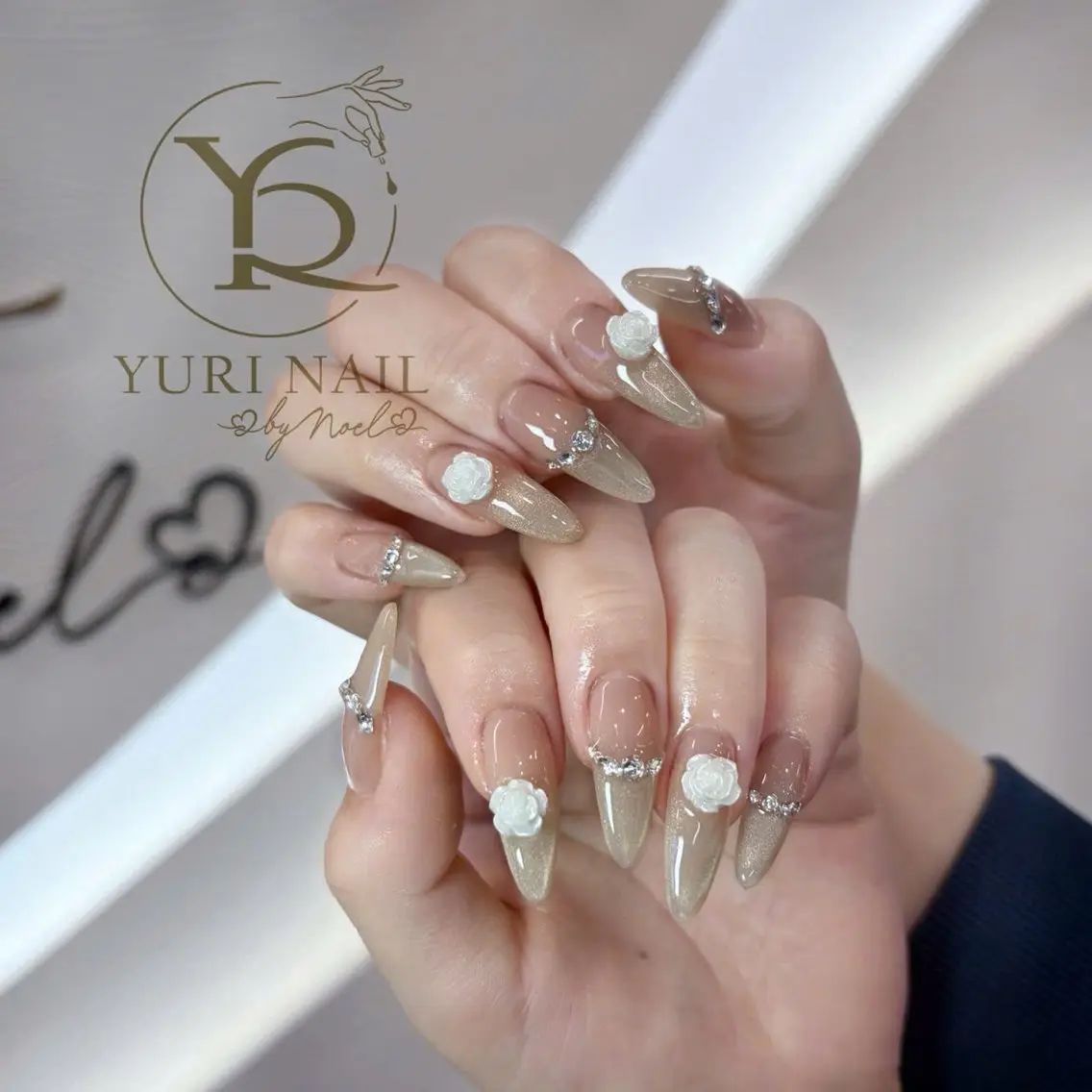 ネイル オーロラネイル ブルー チークネイル フレンチネイル グラデーション ハンドネイル フットネイル ハンドケア YURI Nail Funabashiのネイルデザイン