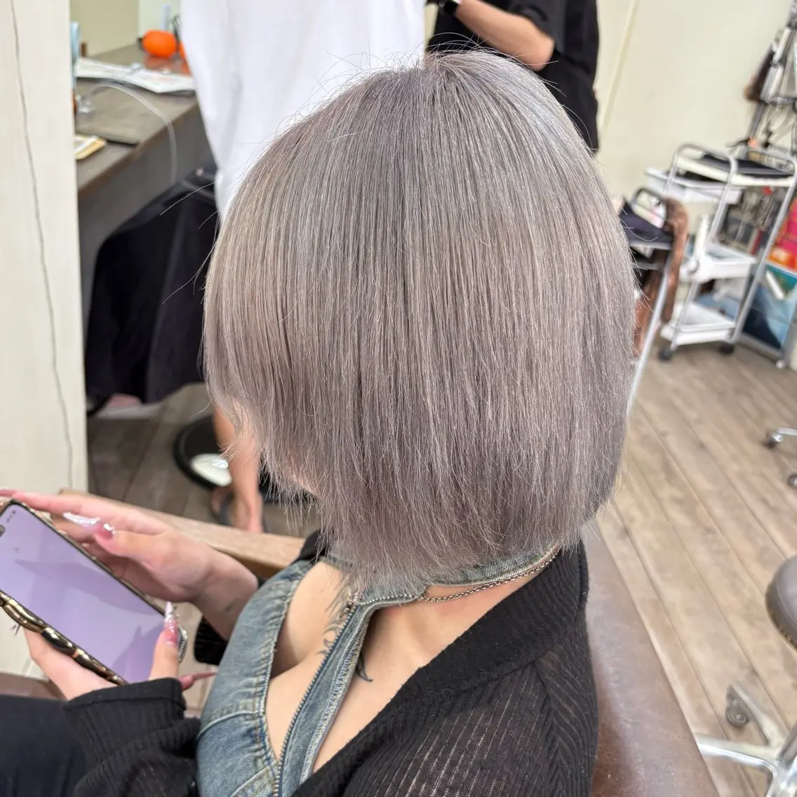 カラー ブリーチ ハイトーンカラー WEST OLAND 黒坂佳乃のヘアスタイル