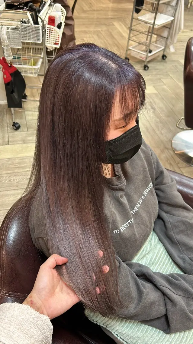 ロング カラー カット ヘアカラー トリートメント アオバ / ハイトーンカラーのヘアスタイル