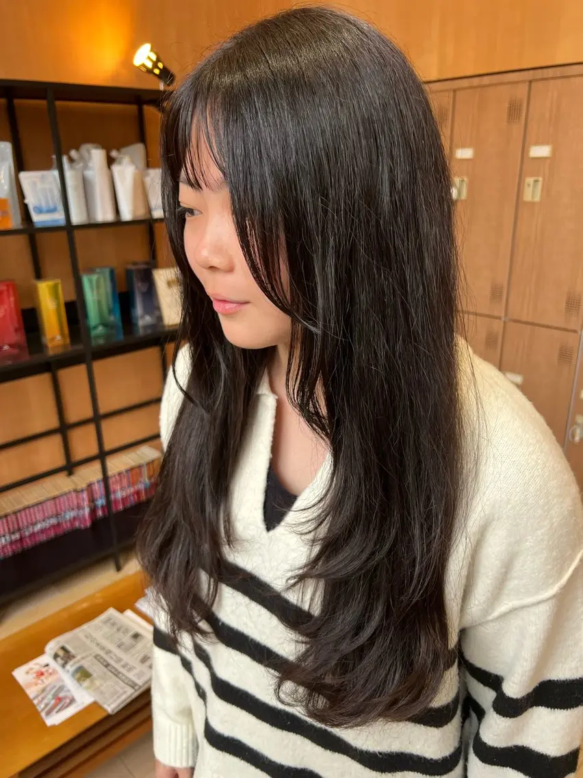 ロング レイヤーカット カット cyan Amiのヘアスタイル