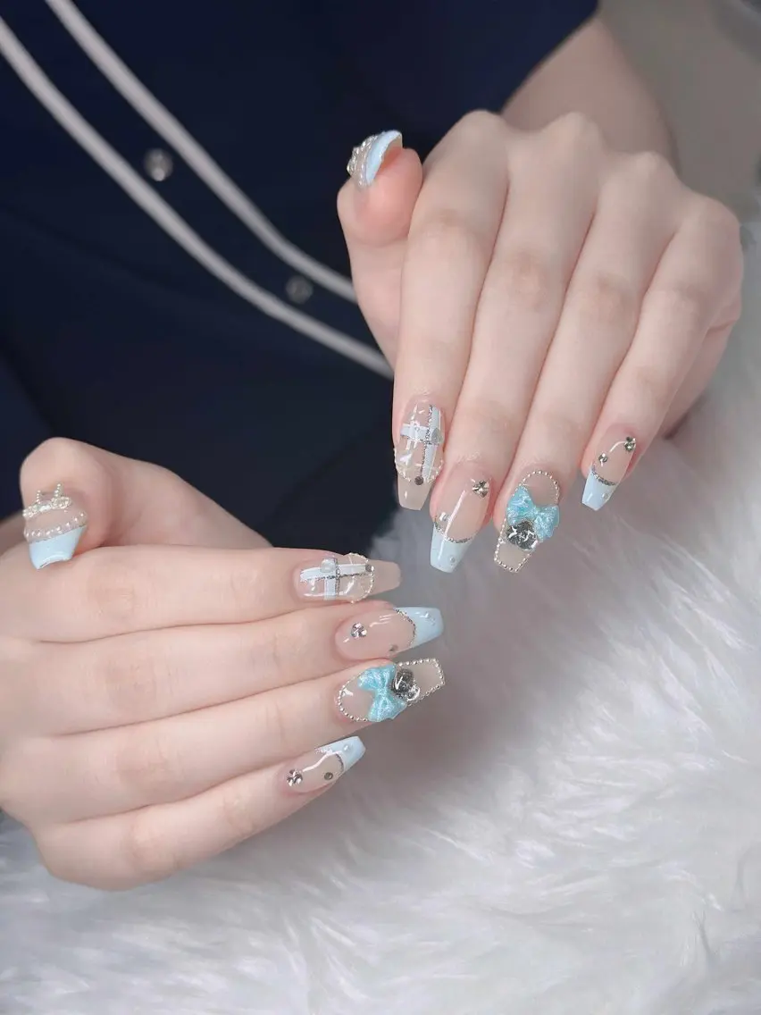 ネイル フレンチネイル ジェルネイル ガラスフレンチ ハロウィン ハート H.baby Nail Salonのネイルデザイン