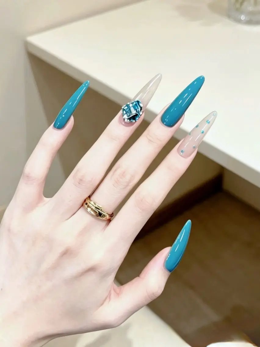 ネイル オーロラネイル チークネイル 長さ出し フレンチネイル ジェルネイル Yumi nail luckyのネイルデザイン
