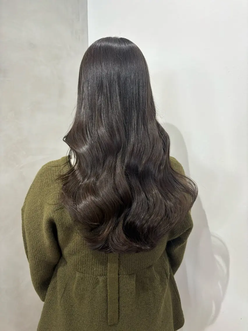 ロング カラー 透明感カラー グレージュ 𝑴𝒊𝒌𝒖💝 透明感モテカラーのヘアスタイル