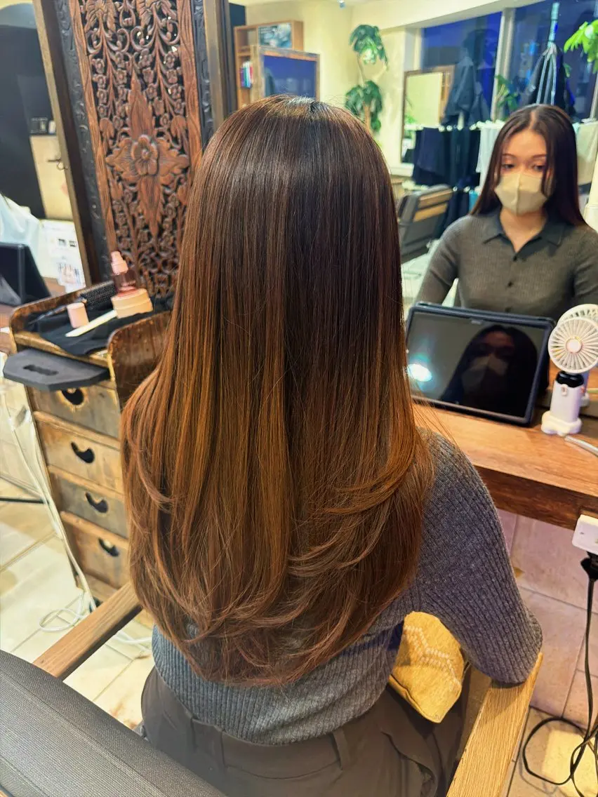 ロング ロングレイヤー レイヤーカット ロング 髙橋遥 池袋 /レディースカットのヘアスタイル