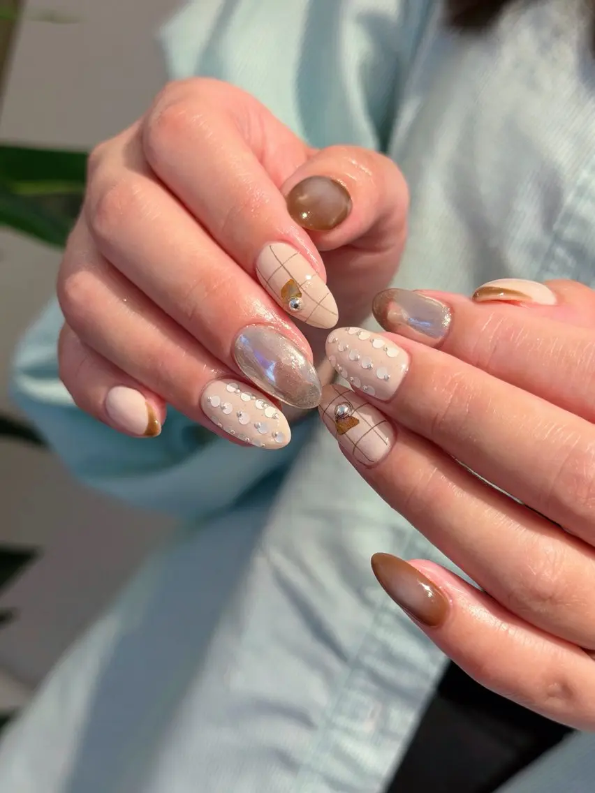 ネイル クリアネイル フラッシュネイル フラッシュマグ フレンチネイル マグネットネイル Luana nailのネイルデザイン