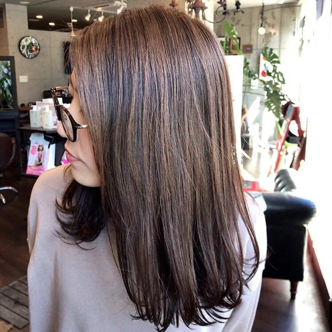 セミロング カラー ヘアカラー ナカジマ ハルカのヘアスタイル