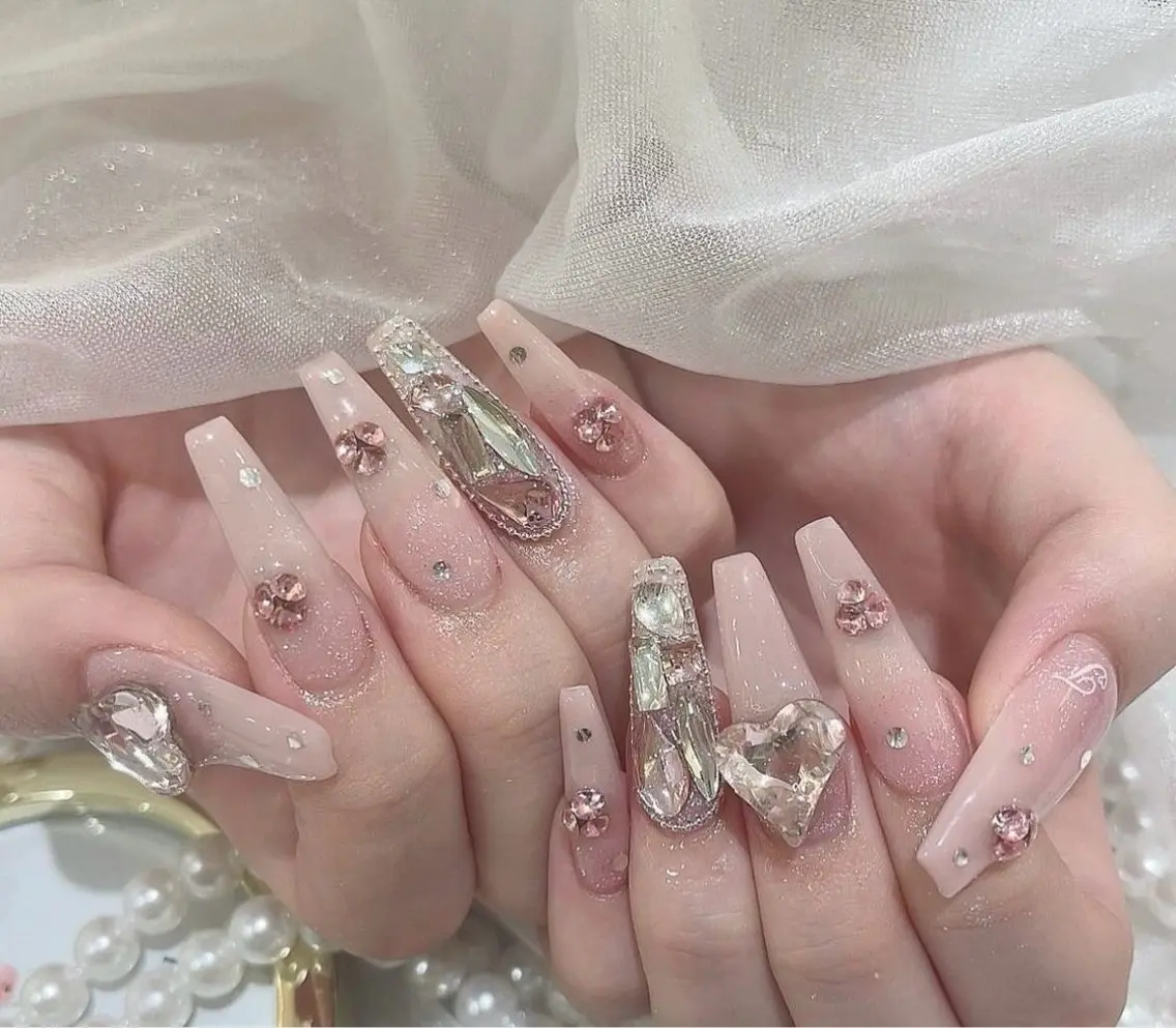 ネイル オーロラネイル チークネイル 長さ出し フットネイル フレンチネイル ハンドネイル Lee Nailsのネイルデザイン
