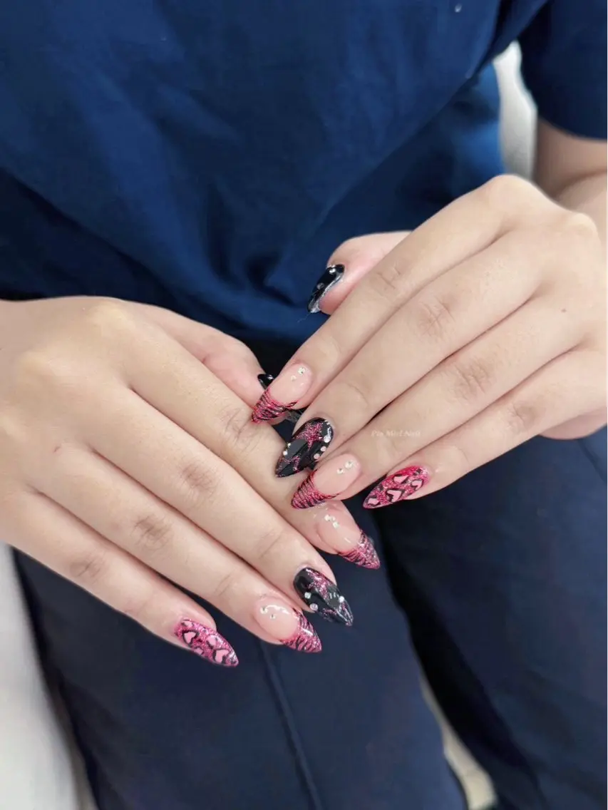 ネイル ハンドネイル HANA 長さだしのネイルデザイン