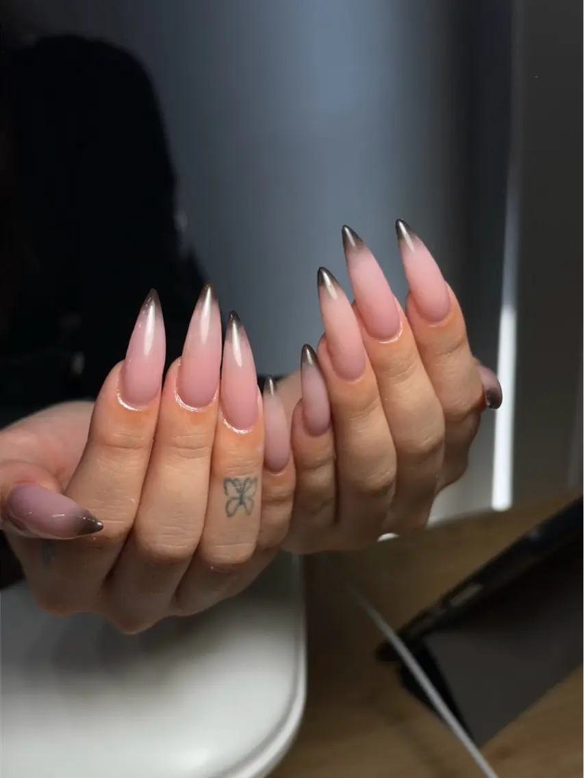 ネイル . NOIRスタッフのネイルデザイン