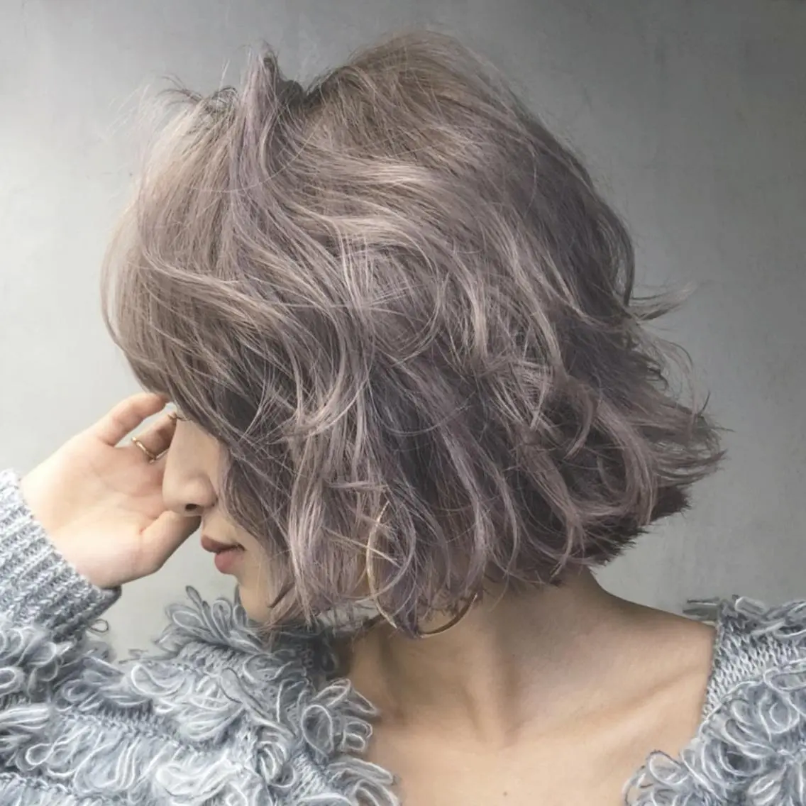 ミディアム カラー パーマ ヘアアレンジ ラベンダーカラー ラベンダーグレー カット パーマ トリートメント ITbyALBUM 中野店のヘアスタイル
