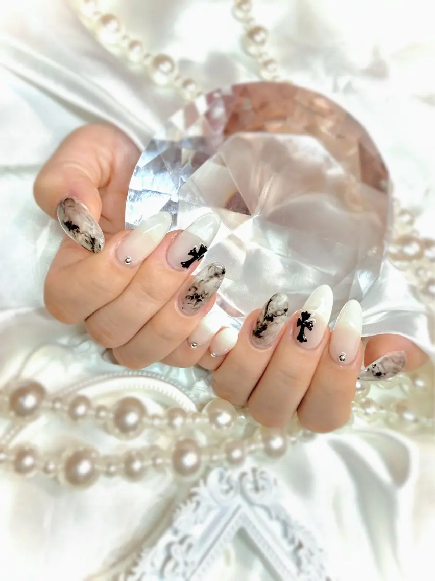 ネイル ネイルチップ RitsNail 🤍 RENAのネイルデザイン