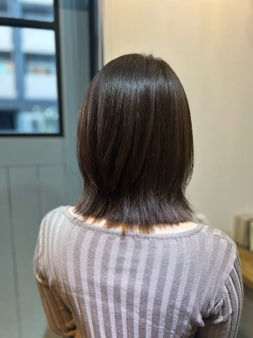 ミディアム くびれヘア レイヤーカット 外ハネヘア SASAKI NOAのヘアスタイル